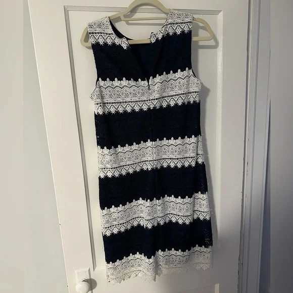 Karl Lagerfeld Paris Navy and White Lace Dress Size 8 - Picture 2 of 3